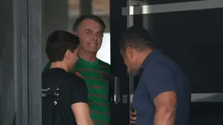 The former president of Brazil, Jair Bolsonaro, at the door of his house during his house arrest in November.