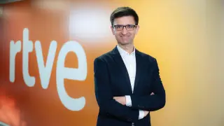 José Pablo López in a promotional image for RTVE.