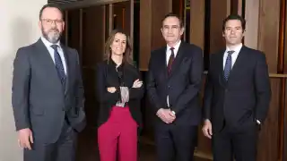 Ignacio Paz, Corporate M&A partner in the Energy and Infrastructure area at White & Case, Ana Calvo, partner, and Íñigo del Guayo, counsel, both from the Public and Regulatory Law department, and Fernando Navarro, Banking & Finance partner at White & Case.