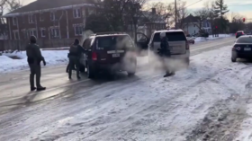 US immigration agent fatally shoots woman (VIDEO)