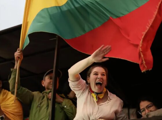 The candidate for the Presidency of Costa Rica for the Citizen Agenda Coalition, Claudia Dobles, greets during a tour this Saturday, in San José (Costa Rica).